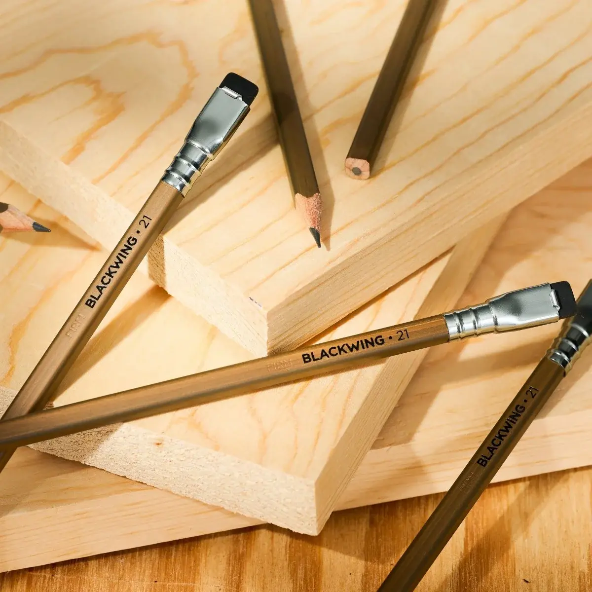 Lápiz Blackwing Volume 21 – Edición Tributo a la Carpintería (Copia)